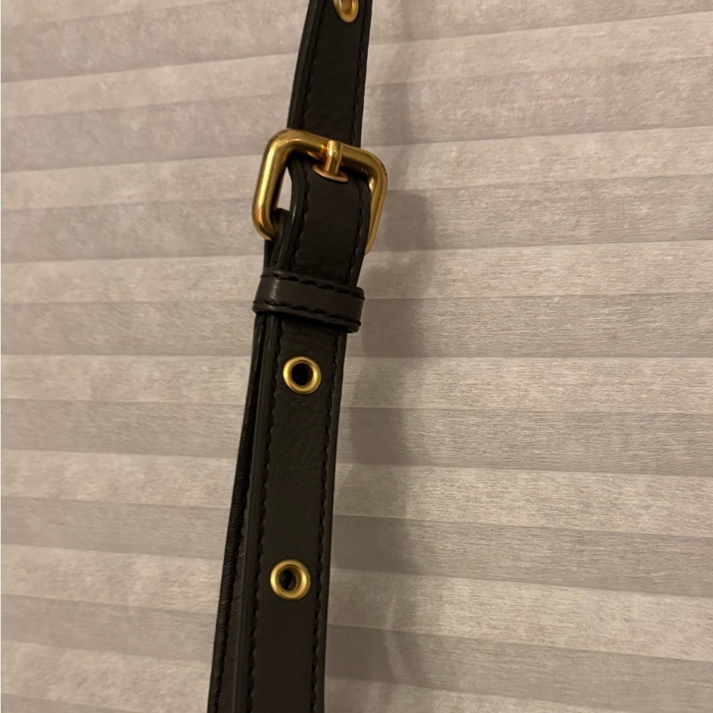 Marc by Marc Jacobs Pebbled Leather Crossbody- Taupe Grey
MSRP $350 EUC - Picture 6 of 8